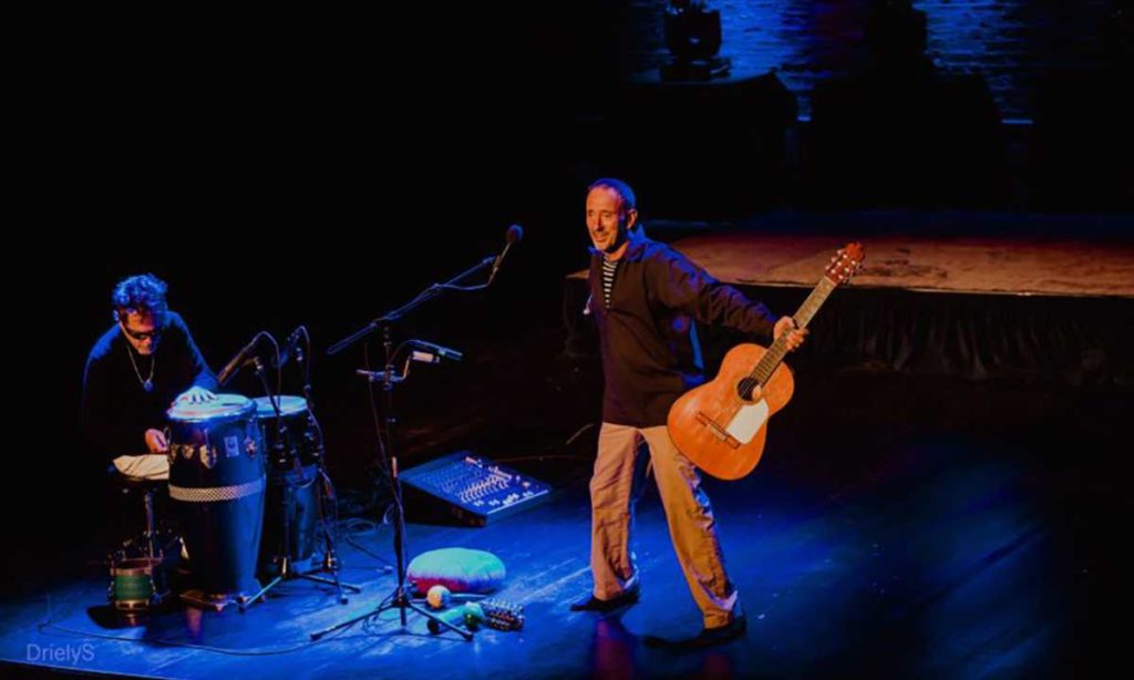 LIVE! ON STAGE: JONATHAN RICHMAN featuring TOMMY LARKINS on the drums! 4 LIVE 434601686571570